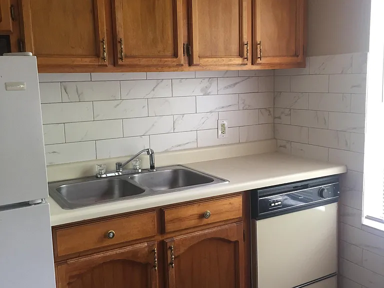 2401 S Sunset Ave — Photo 2