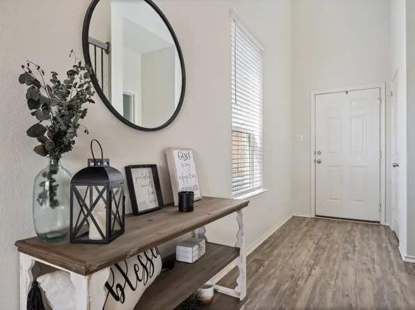 328 Thornless Cir, Buda, TX 78610
