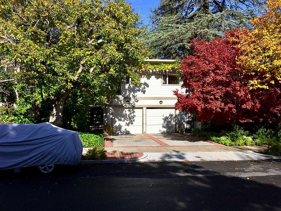 2nd image of 1025 Forest Ave