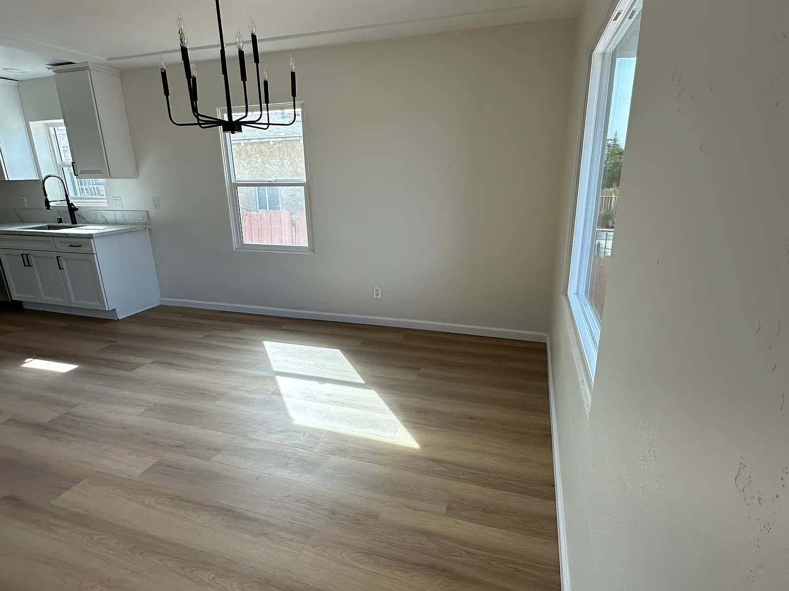 3 bed, 1500 sqft, $3,700 — Photo 4