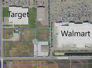 809 Carlyle Ct, Aberdeen, SD 57401