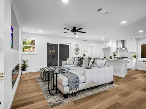 2371 Chart Dr, Dallas, TX 75228