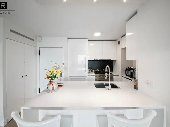 301 W 53rd St APT 13A, New York, NY 10019