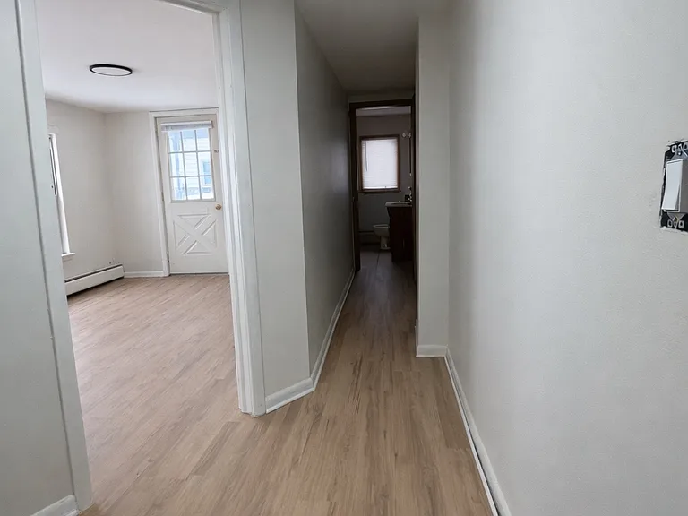 25 Penn St #27 — Photo 3