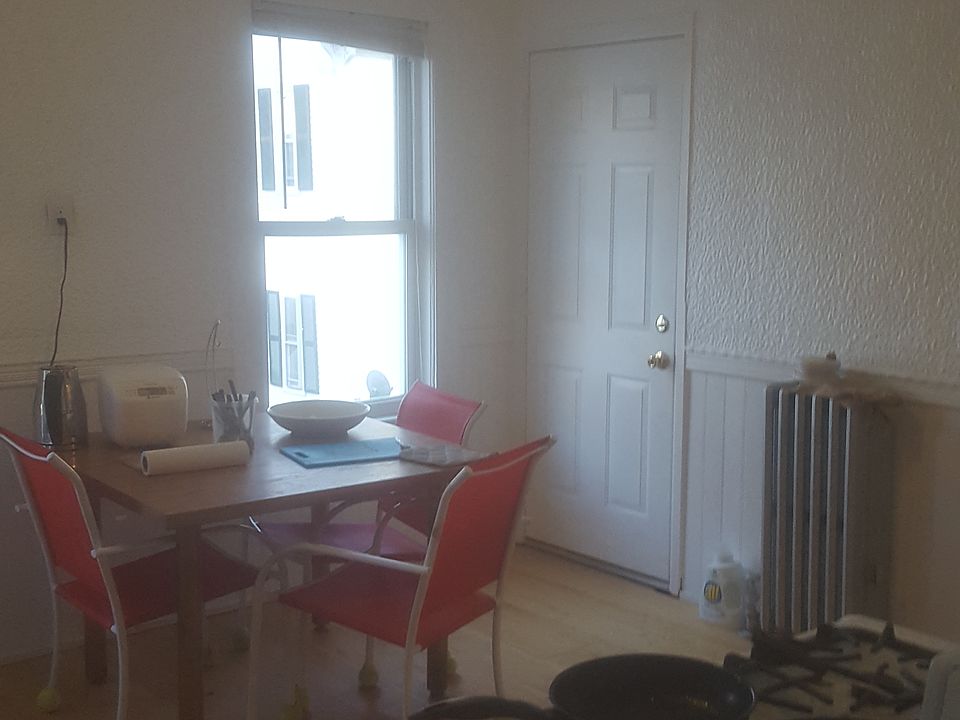 eat in kitchen