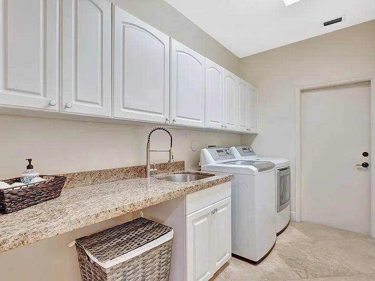 2491 Eagle Run Dr — Photo 63