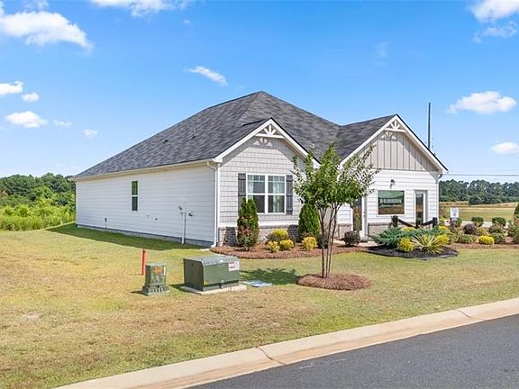 4th image of 207 Cattle Dr