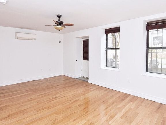 4th image of 145 W 131st St