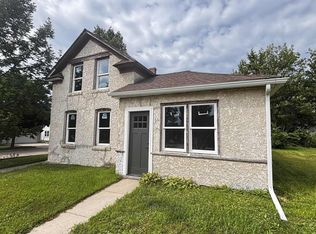 101 N Cedar St, Chaska, MN 55318