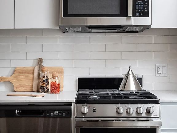 4th image of 445 Grand Ave #506