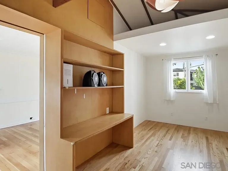 741 Arenas St — Photo 15