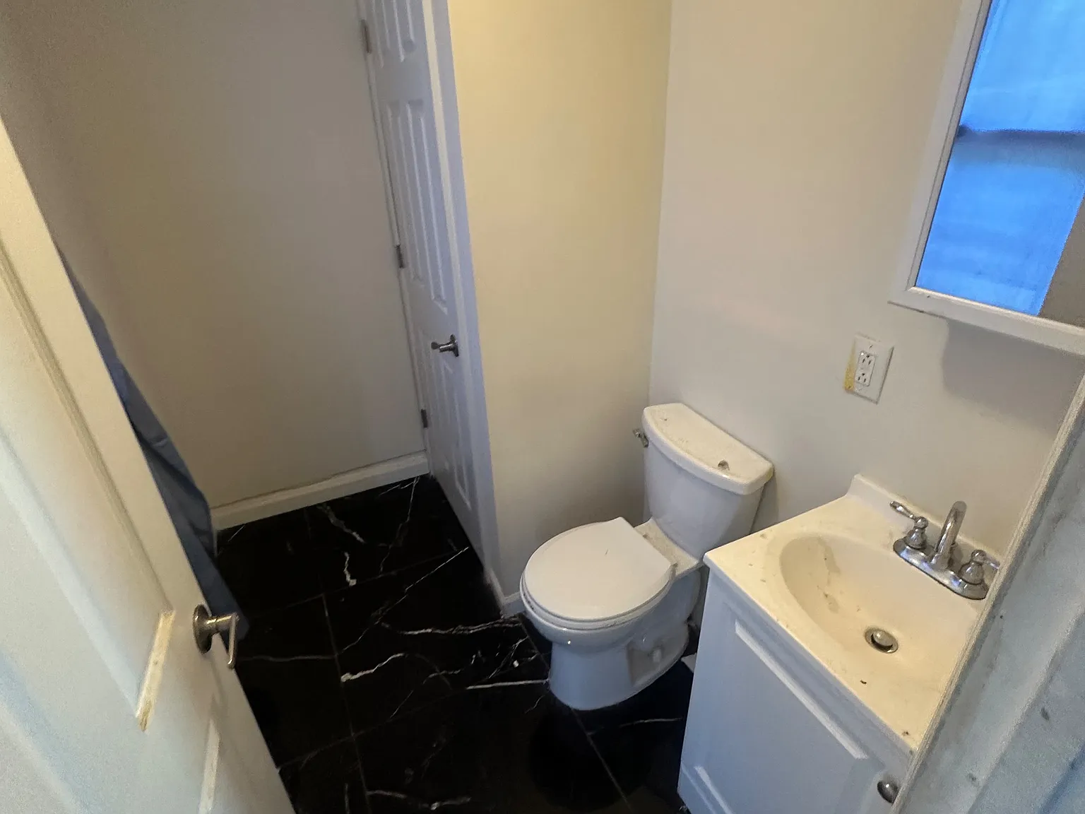 3 bed, $2,200 — Photo 2