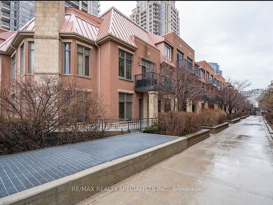 1st image of 330 Princess Royal Dr #320