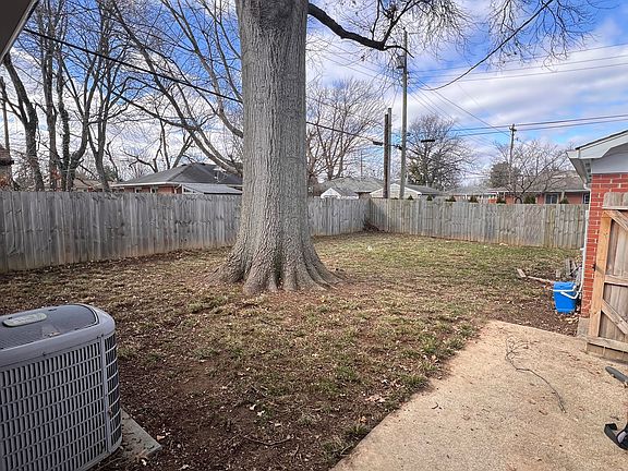 3rd image of 2802 Flora Ave