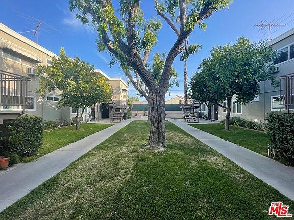 2nd image of 7131 N Coldwater Canyon Ave #17