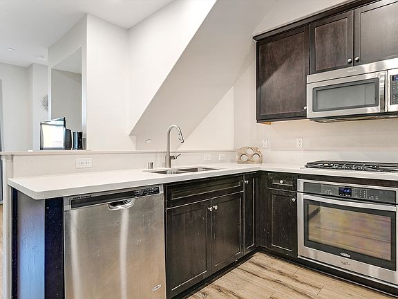3rd image of 7205 N Chestnut Ln