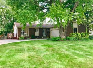 1016 Harvester St SE, Grand Rapids, MI 49508