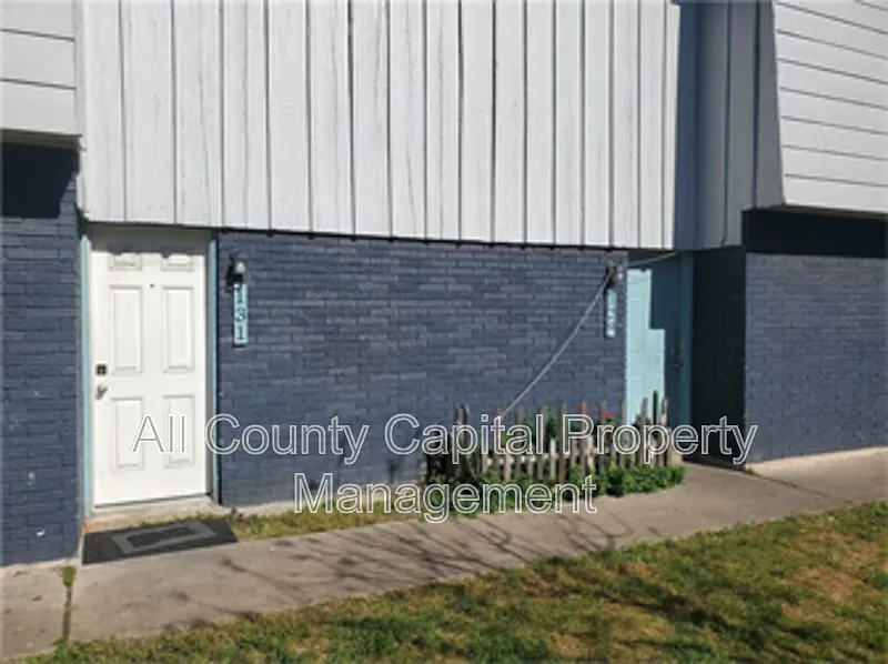 1 bed, 1.0 bath, 912 sqft, $700 — Photo 3