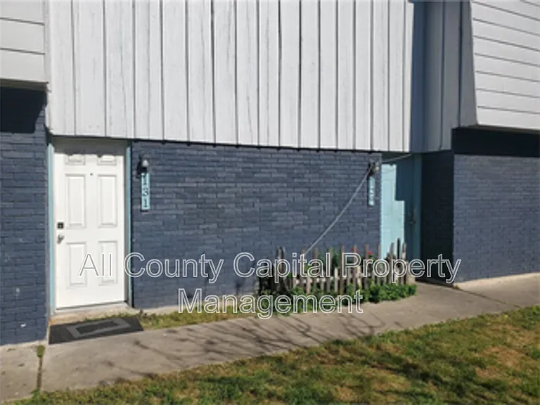 302 Carmen Ct #130 — Photo 3