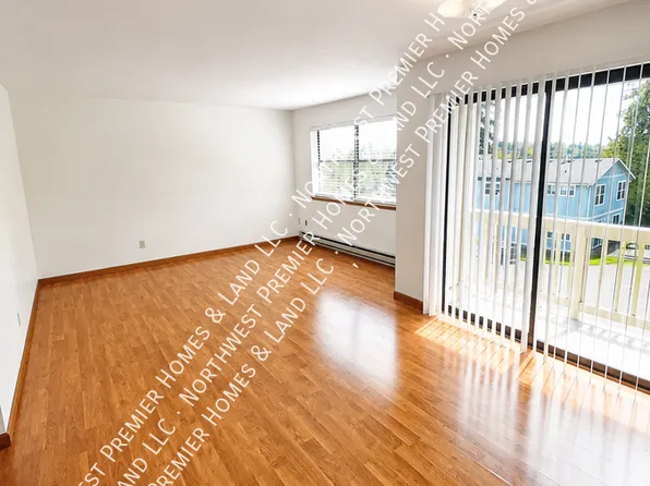 114 NW 3rd Pl, Renton, WA