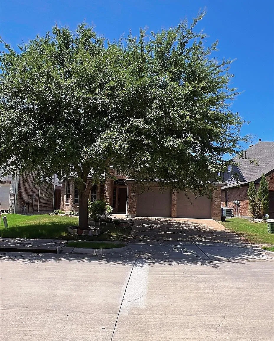 3 bed, 2109 sqft, $2,450 — Photo 2