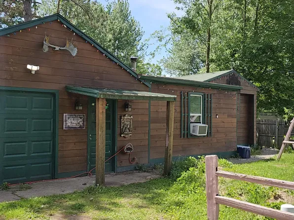 981 W Ingham Rd, Sanford, MI 48657