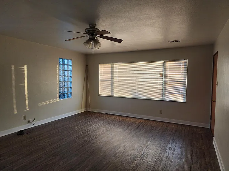 4407 Henry Ave #2 — Photo 17