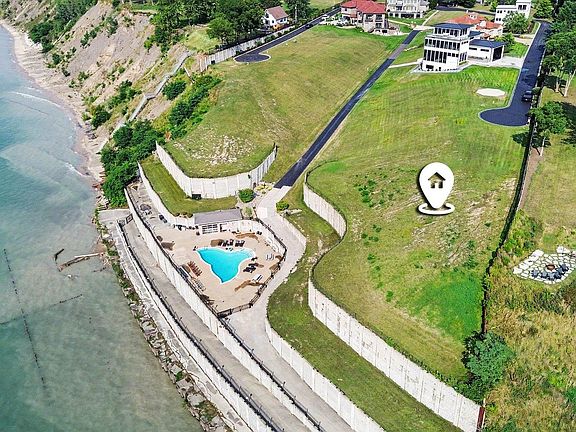 2nd image of 603 Sul Lago S