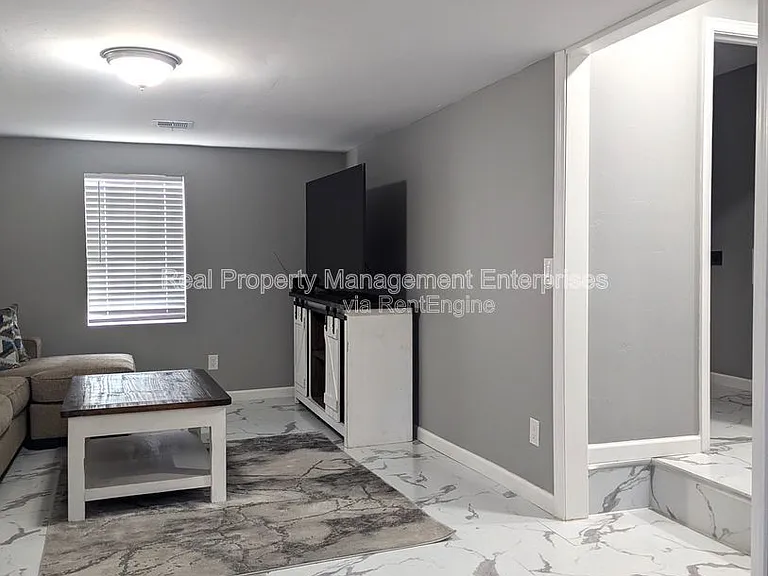 600 N Poplar Ln — Photo 18