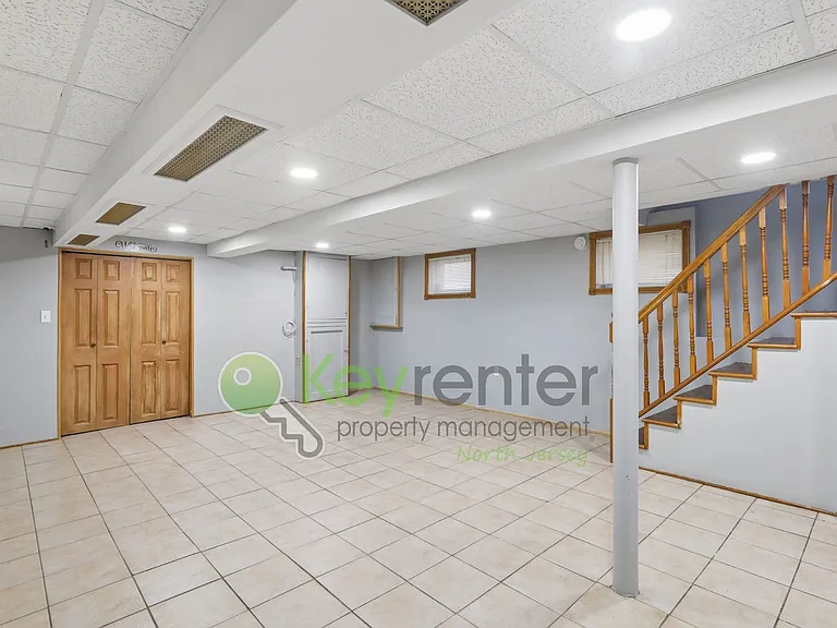 364 Chestnut St — Photo 24
