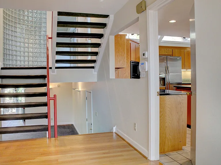3628 Carlisle Dr — Photo 7