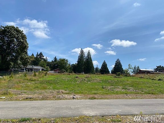 2nd image of 2815 116th Avenue Ct E