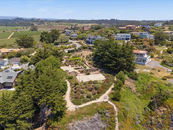 390 Heather Point Ln, Watsonville, CA 95076