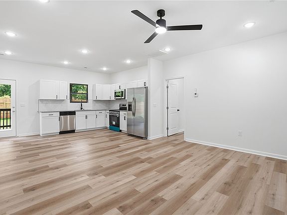 4th image of 505 Rogers St