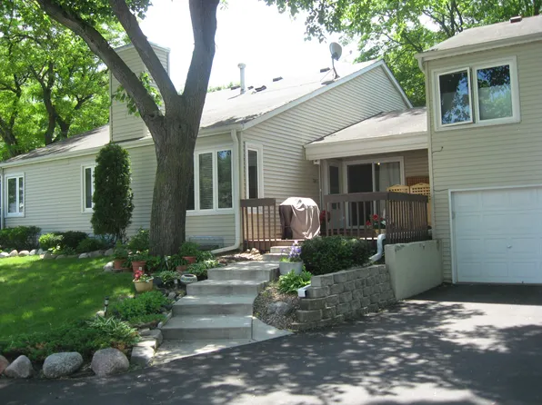 7382 Landau Dr, Bloomington, MN 55438