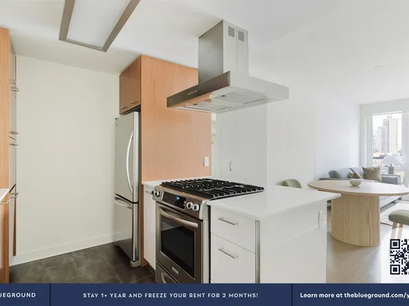 450 West 42nd Street image 12 of 34