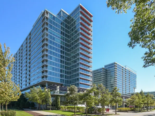 9655 Woods Dr Unit 1509, Skokie, IL 60077