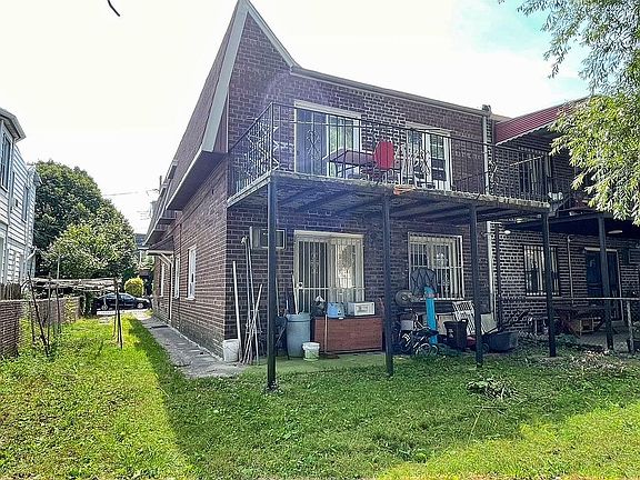 2nd image of 25-16 124th St