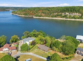 22549 E War Eagle Rd, Springdale, AR 72764