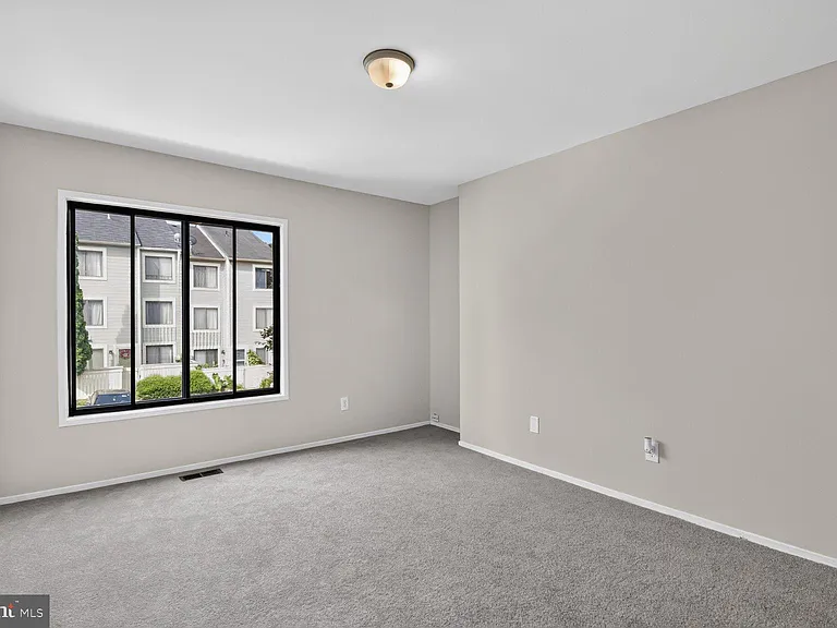 9305 Bathgate Ct — Photo 10