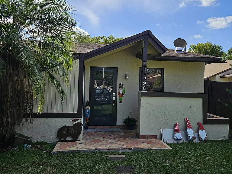11298 SW 116th Ter — Photo 1