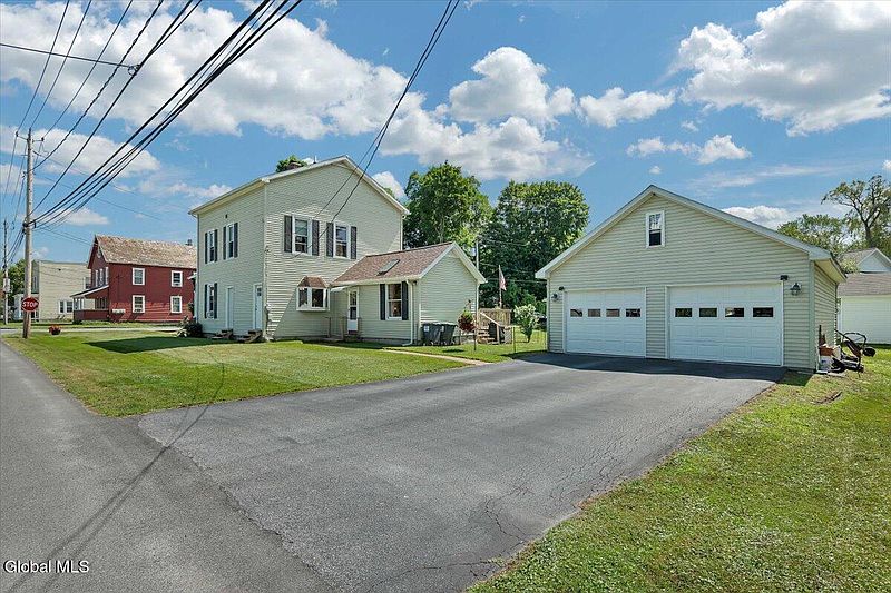 3rd image of 2 Cummings Street