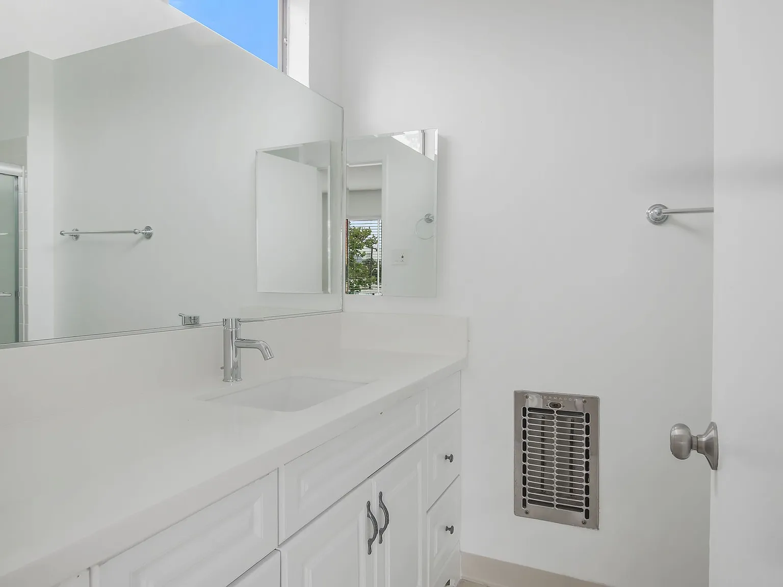 218 S. Tower Drive — Photo 4