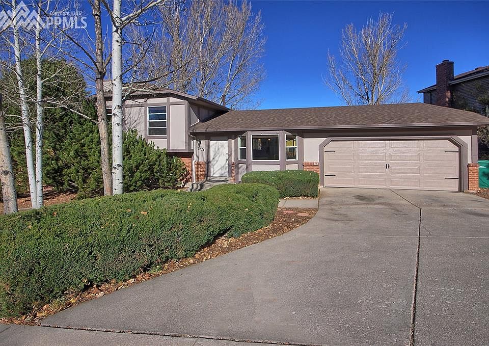 Welcome to 5514 E. Old Farm Circle!