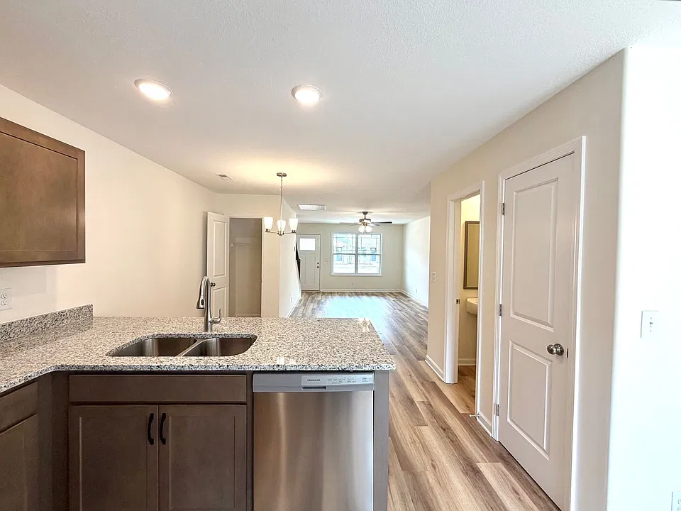 Serene Townhomes - 912 Peaceful Place