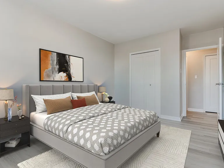 33 Erskine Ave — Photo 49