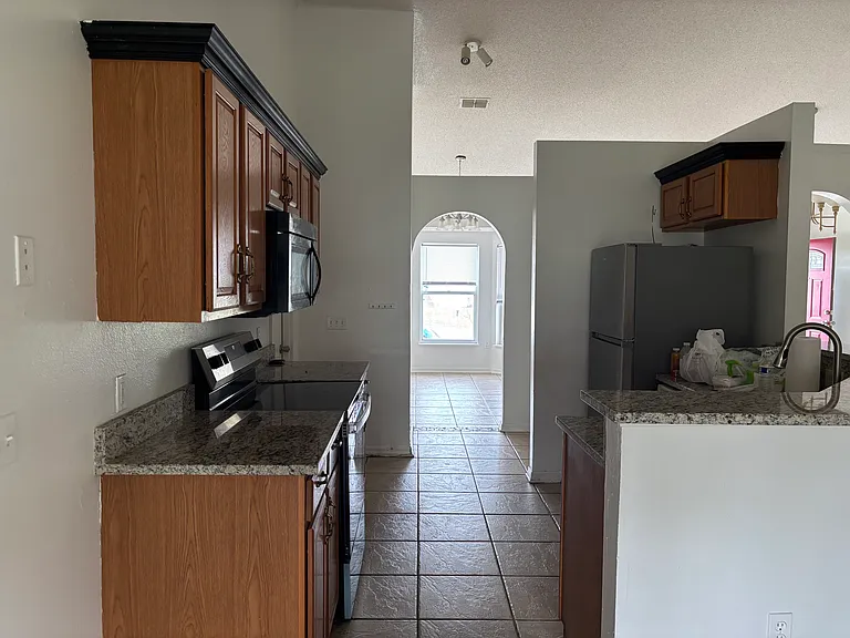 305 Cocoa Ct — Photo 7