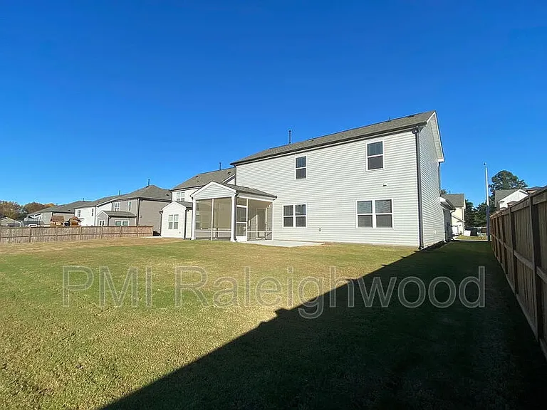2124 Fox Chapel Pl — Photo 32