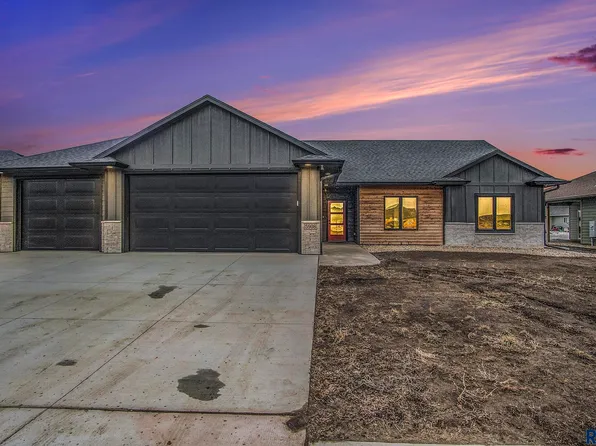 5908 W McKinley St, Sioux Falls, SD 57107