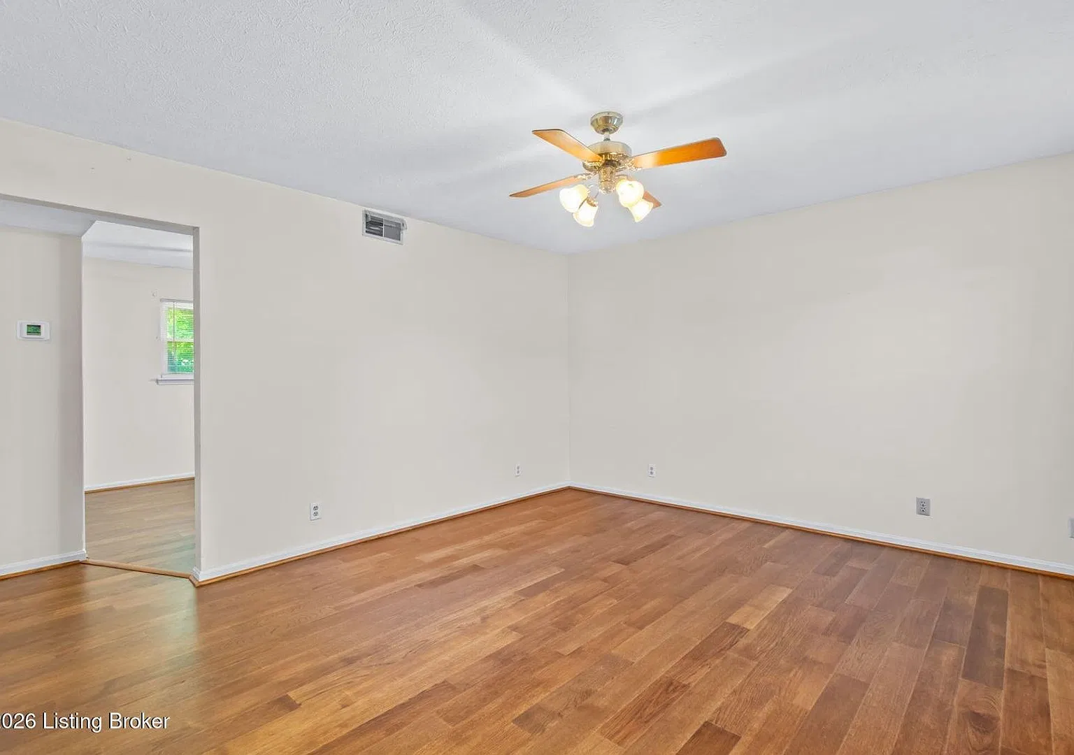 4 Bedroom, 2 Bathroom home! — Photo 4
